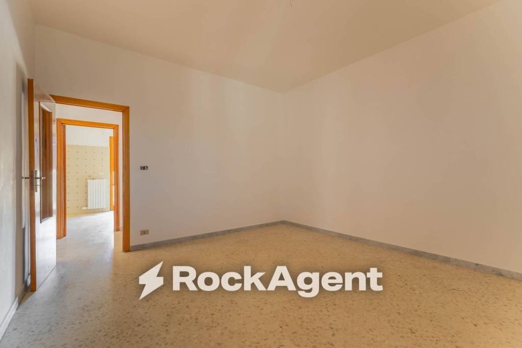 Camera da letto - Three-room apartment via Caprera, 14, Bitonto - photo 3