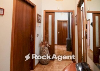 Corridoio - Casa indipendente Frazione San Ginesio, 91, Arcevia - foto 18