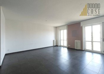 Three-room apartment Sesto San Giovanni - photo 2