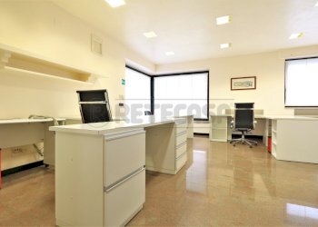 IMG_5089.JPG - Office Viale San Lazzaro, Vicenza - photo 1