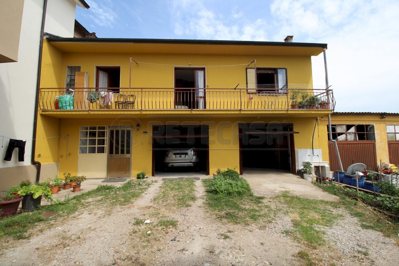esterno - Casa semi indipendente Via Trento 66, Montebello Vicentino - foto 2