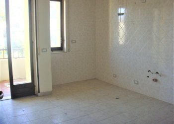 DSC05093.JPG - Four-room apartment Viale Aldo Moro 4, Bova Marina - photo 8