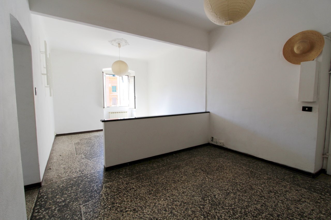 Ingresso - Four-room apartment Via Palestro, Genova (neighborhood Castelletto) - photo 2