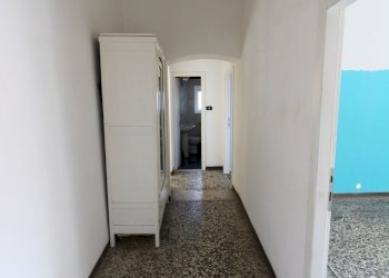 Disimpegno - Four-room apartment Via Palestro, Genova (neighborhood Castelletto) - photo 11