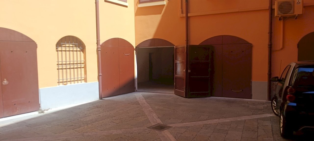 garage (1) (FILEminimizer) - Box Via dei Balugola 14, Modena (zona Circoscrizione 1) - foto 1