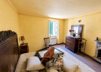 ChatGPT Image 14 lug 2026, 16_30_05 - Four-room apartment at auction Piazza V. Emanuele 27, Varese Ligure - photo 3
