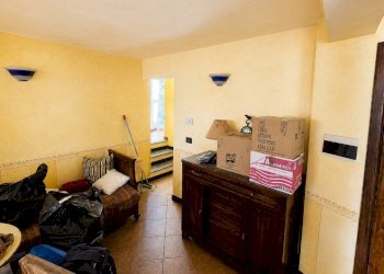 ChatGPT Image 14 lug 2026, 16_27_25 - Four-room apartment at auction Piazza V. Emanuele 27, Varese Ligure - photo 5
