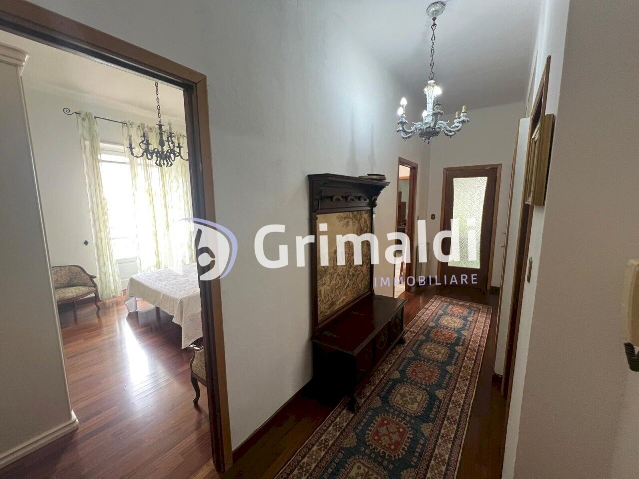 Corridoio - Three-room apartment Via Alessandro di Gifflenga 7, Vercelli - photo 2