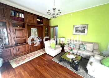 Sala - Three-room apartment Via Alessandro di Gifflenga 7, Vercelli - photo 4