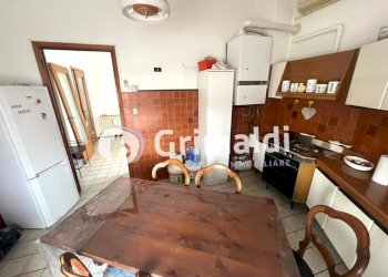 Cucina - Three-room apartment Via Alessandro di Gifflenga 7, Vercelli - photo 13