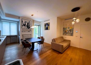 Soggiorno con cucina a vista - Three-room apartment Via Luigi Soderini 47, Milano (neighborhood Lorenteggio) - photo 1