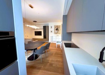 Soggiorno con cucina a vista - Three-room apartment Via Luigi Soderini 47, Milano (neighborhood Lorenteggio) - photo 13