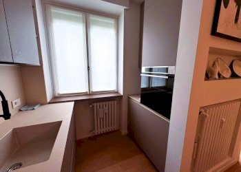Soggiorno con cucina a vista - Three-room apartment Via Luigi Soderini 47, Milano (neighborhood Lorenteggio) - photo 16