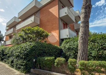 Two-room apartment Via Francesco Baracca, Misano Adriatico - photo 12