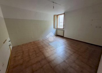 Three-room apartment Via XX Settembre, Imola - photo 4