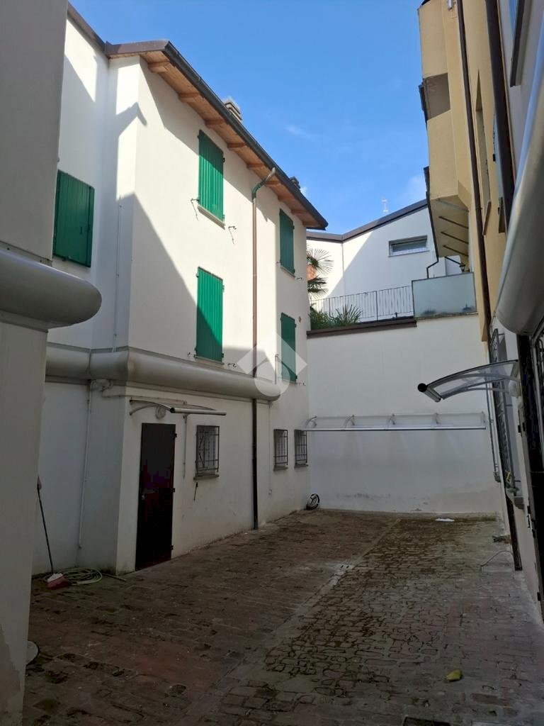 Three-room apartment Via XX Settembre, Imola - photo 2