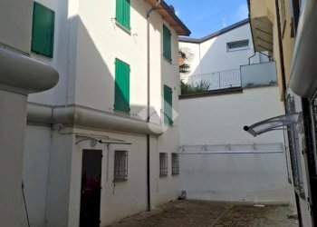 Three-room apartment Via XX Settembre, Imola - photo 2