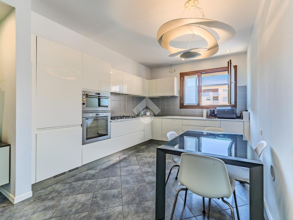 Three-room apartment Via ansaldo, Milano (neighborhood Bicocca) - photo 3