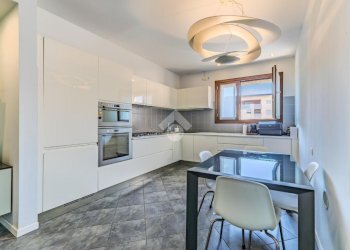 Three-room apartment Via ansaldo, Milano (neighborhood Bicocca) - photo 3