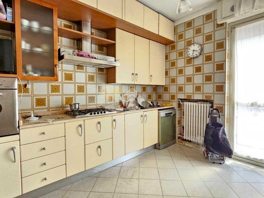 Four-room apartment Via Piattoli, Milano - photo 3