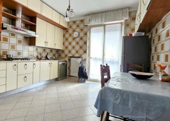 Four-room apartment Via Piattoli, Milano - photo 2