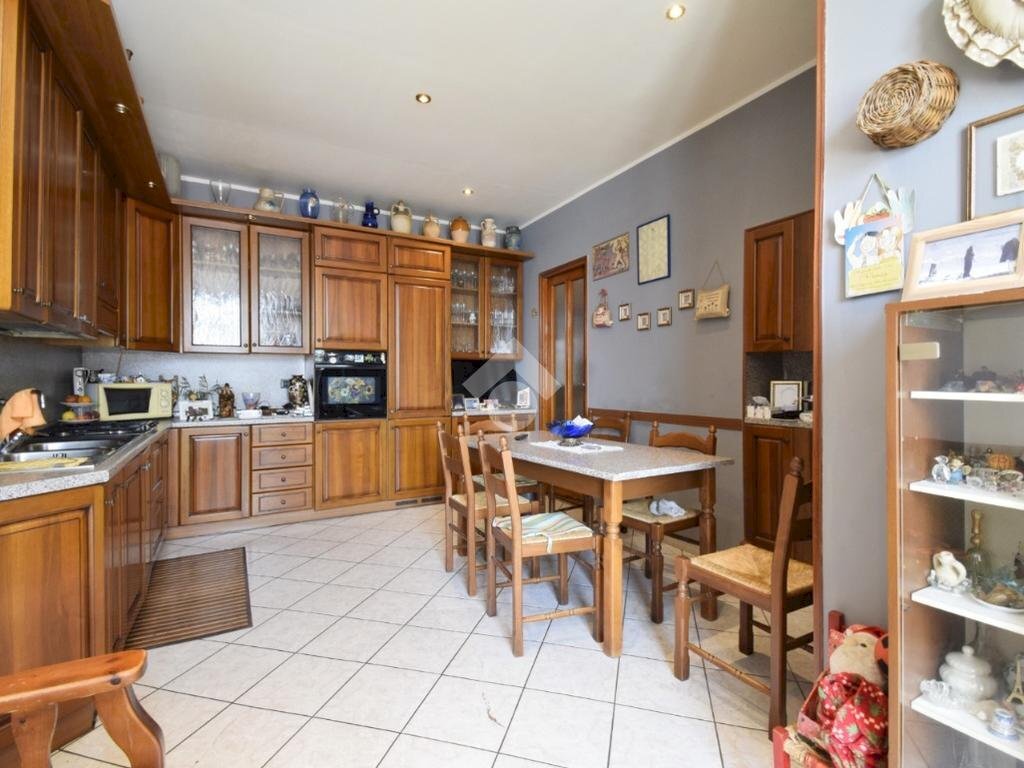 Three-room apartment Corso casale, Torino (neighborhood Borgo Po) - photo 2