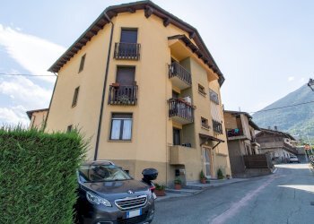 Facciata - Quadrilocale Frazione Saint Maurice, 64, Sarre - foto 1