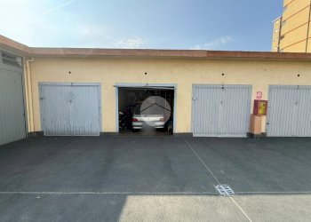 Box Via cardinal massaia, Torino (neighborhood Borgo Vittoria) - photo 2