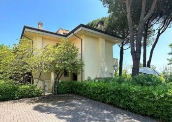 Villa Bifamiliare via dei Tigli, 24, frazione Gabicce Monte, Gabicce Mare - foto 3