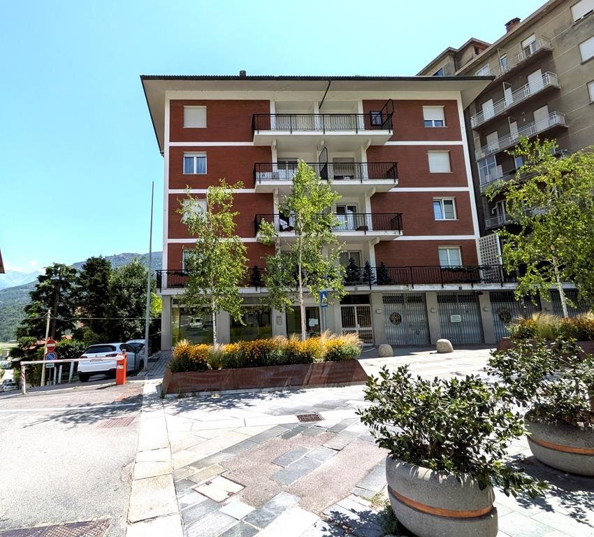 Trilocale Via Emilio Chanoux, 176A, Chatillon - foto 1
