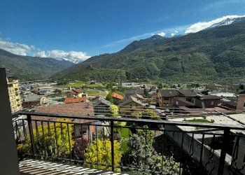 Quadrilocale Via Emilio Chanoux, 176A, Chatillon - foto 3