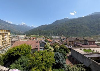 Trilocale Via Emilio Chanoux, 176A, Chatillon - foto 19
