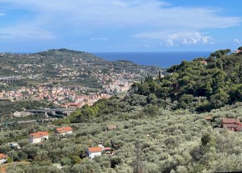 Quadrilocale Via silvio pellico, Imperia - foto 1