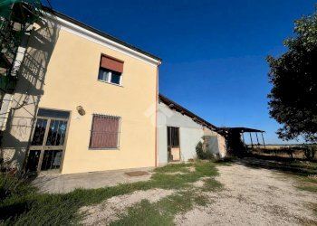 Casa indipendente Via Sauro Babini, Ravenna (zona Roncalceci) - foto 1