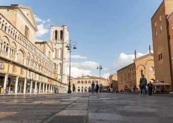 Foto 5 - Attività Commerciale Piazza Trento E Trieste, Ferrara - foto 5
