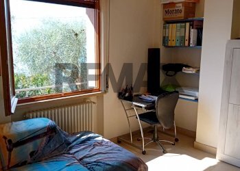 Camera / camera da letto - Three-room apartment Via Marniga, Brenzone sul Garda - photo 17