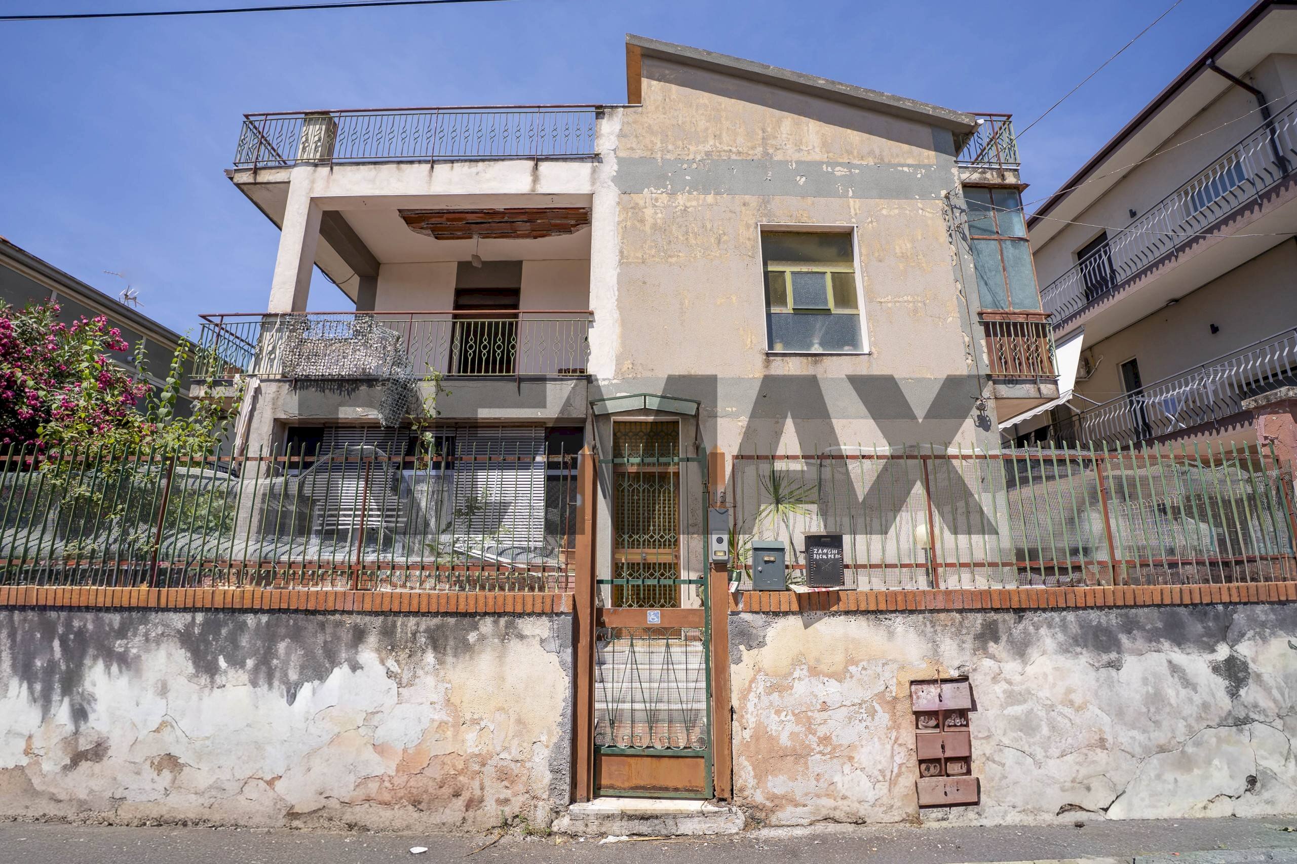 Casa all\'aperto - Appartamento Via Aci Galatea
 
16, Gravina di Catania - foto 1