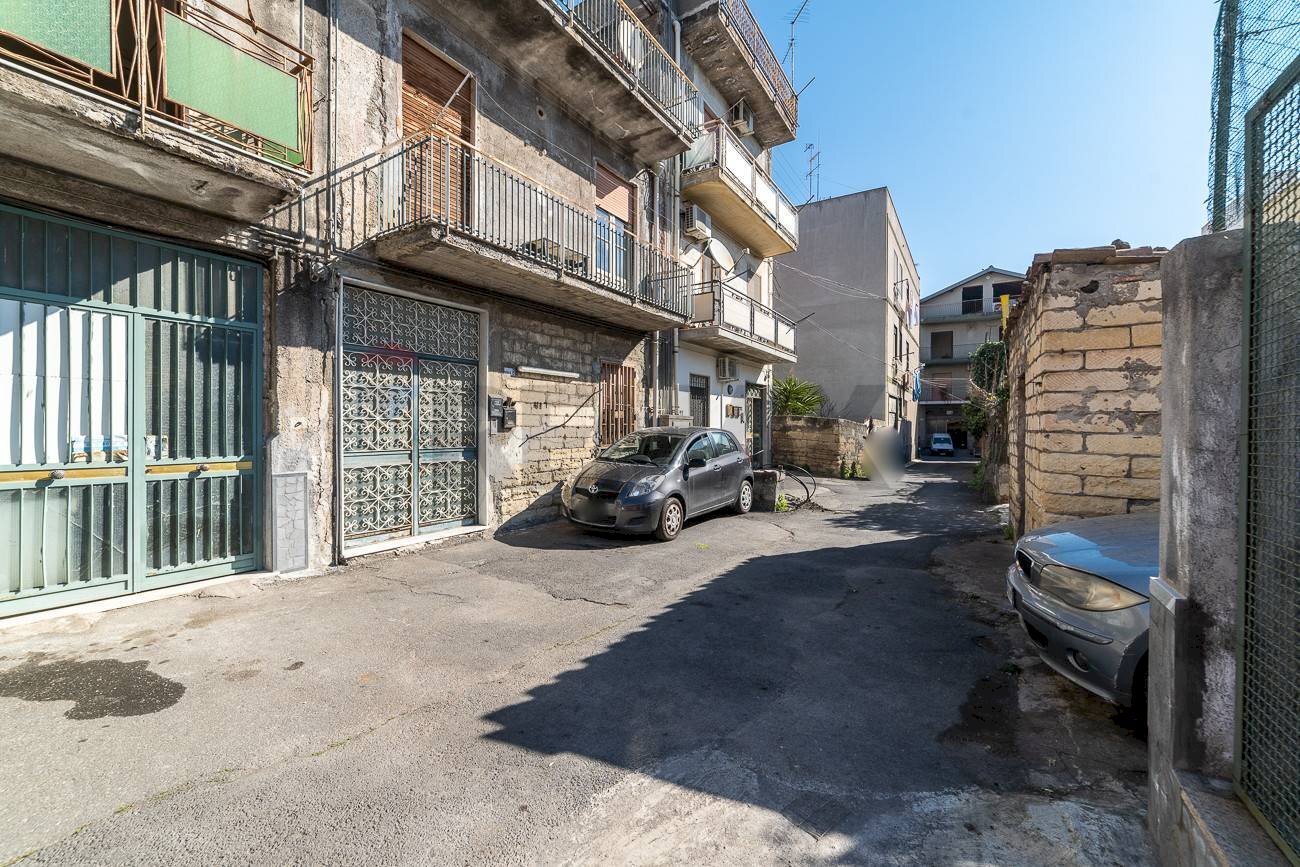 Edificio all\'aperto - Casa indipendente Via Pietro Abbadessa
17, Catania - foto 2