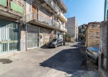 Edificio all\'aperto - Casa indipendente Via Pietro Abbadessa
 
17, Catania - foto 2