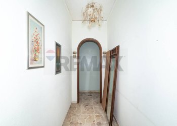Hall / corridoio - Casa indipendente Via Pietro Abbadessa
 
17, Catania - foto 11