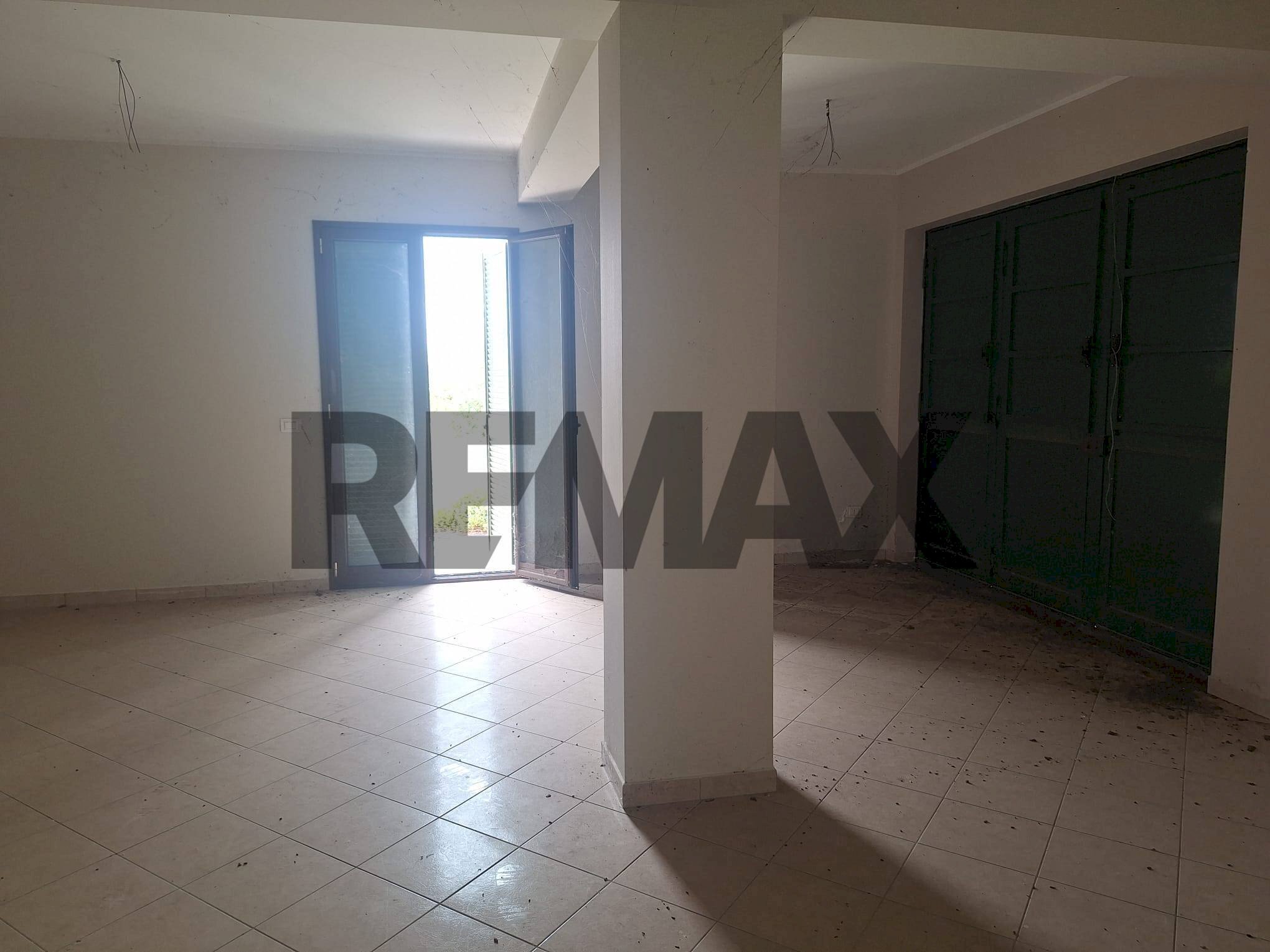 Stanza vuota - Villa via Aldo Moro
snc, Aci Sant'Antonio - photo 2