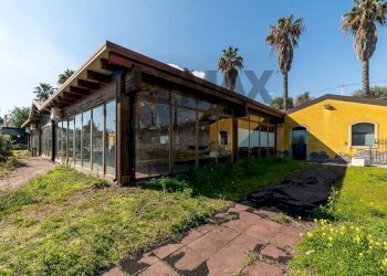 Casa all\'aperto - Locale Commerciale Via Cisterna Due Bocche
8, Acireale - foto 8