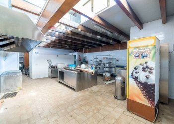 Cucina - Locale Commerciale Via Cisterna Due Bocche
8, Acireale - foto 31