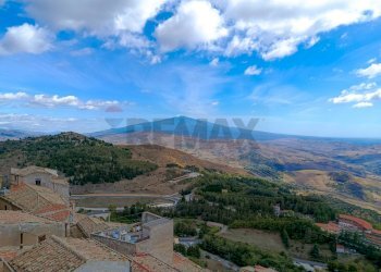 Vista delle montagne - Casa indipendente Via Napoli Bracconeri
 
181, Troina - foto 23
