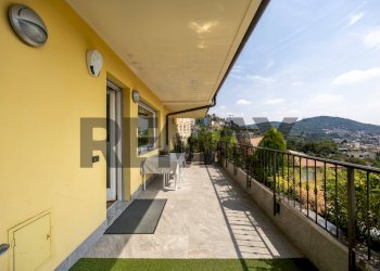 Balcone - Trilocale Via Francesco Crispi
 
43, Como - foto 2