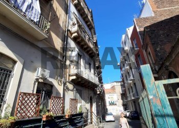Edificio all\'aperto - Quadrilocale Via Redentore
 
53, Catania - foto 2