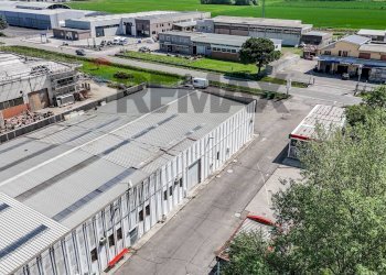 Edificio all\'aperto - Commercial Premises Via Statale
228, Terre del Reno - photo 6