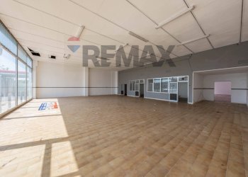 Stanza vuota - Commercial Premises Via Statale
228, Terre del Reno - photo 8