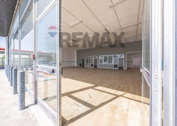 Stanza vuota - Commercial Premises Via Statale
228, Terre del Reno - photo 9