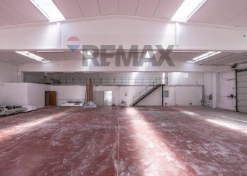 Parcheggio - Commercial Premises Via Statale
228, Terre del Reno - photo 11
